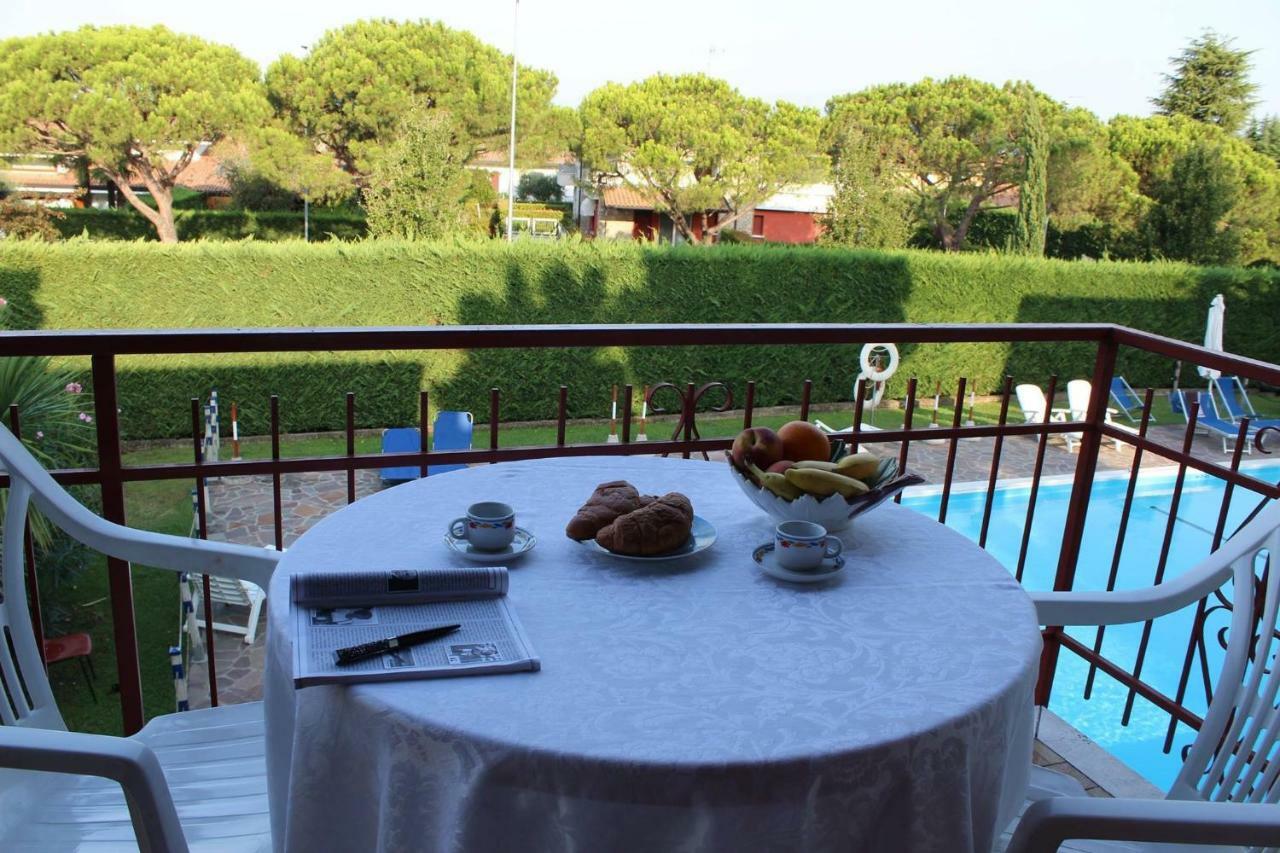 Residence Degli Ulivi Sirmione Exteriör bild